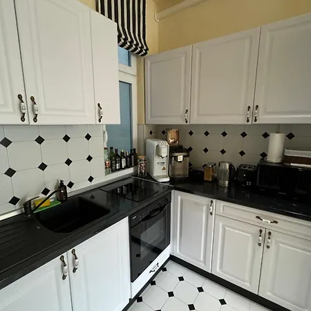 Charming & Lovely Downtown