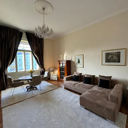 Apartment Charming & Lovely Downtown Timisoara