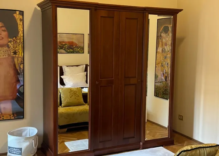 Charming & Lovely Downtown Apartment