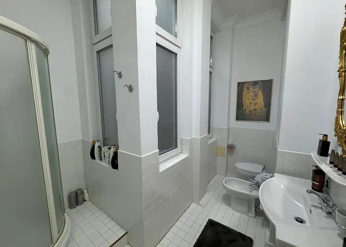 Charming & Lovely Downtown *