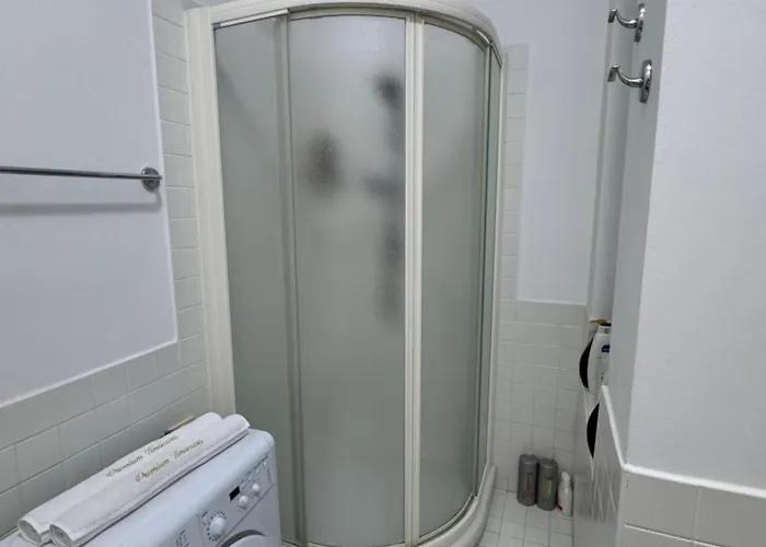 Charming & Lovely Downtown *